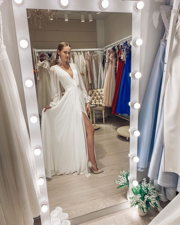 sexy chiffon wedding dress 2022 Custom-Made Chiffon Beaded bell sleeve wedding dress with Cold Shoulder, High Split, Sleeves, and Floor-Length Hemline