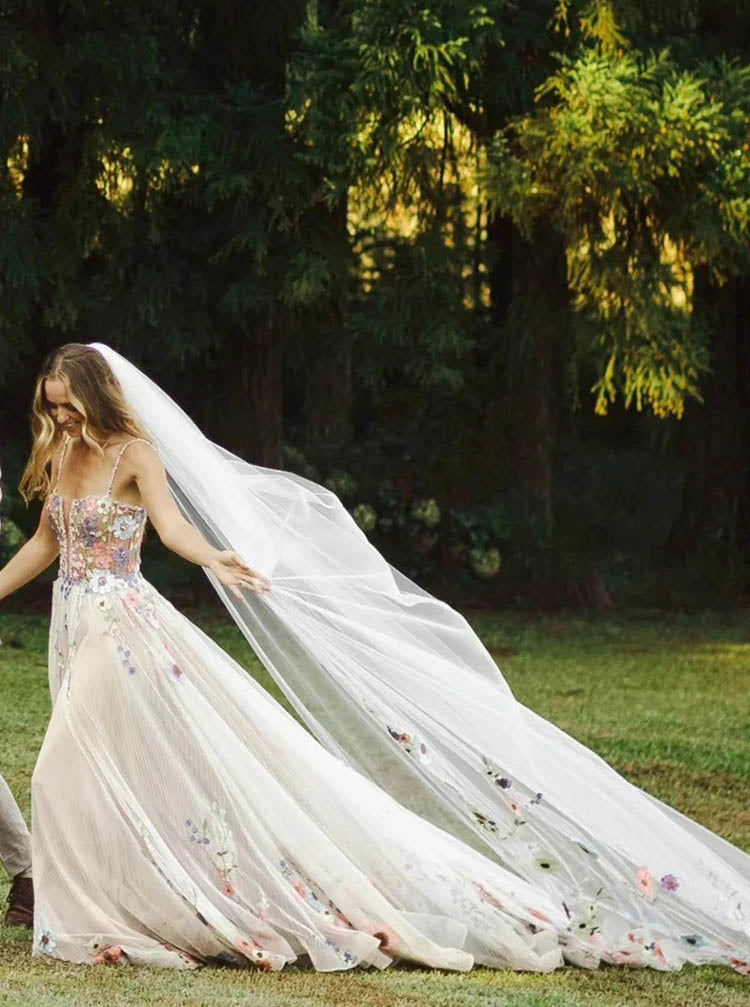 Floral Appliqued Wedding Dress,Destination Bridal Gown,WD2510031437, Ivory / US16W Floral Appliqued Wedding Dress,Destination Bridal Gown,WD2510031437, Ivory / US16W