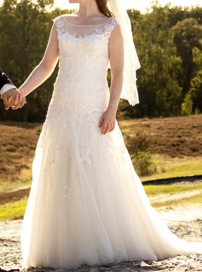 V-back Embroidered Wedding Gown,Fit and Flare Bridal Dress,WD00733, US16W / Ivory V-back Embroidered Wedding Gown,Fit and Flare Bridal Dress,WD00733, US16W / Ivory