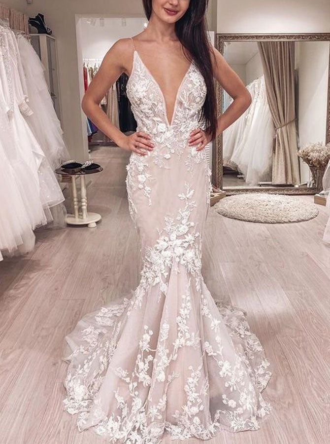 fit and flare lace wedding dress Alexis A & M Enterprises Bridal Emie speaks to women who want a dress as unique as their love story a symphony of boho beauty Casablanca Bridal 2554 Size 4