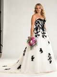 Plus Size Bridal Gown with Sweetheart Neckline,Lace Black White Wedding Dress,WD00692