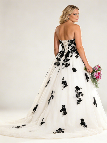 Plus Size Bridal Gown with Sweetheart Neckline,Lace Black White Wedding Dress,WD00692