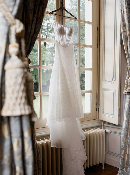 Luxurious Lace Wedding Dress,Fit And Flare Bridal Dress With Matching Gloves,WS25103108