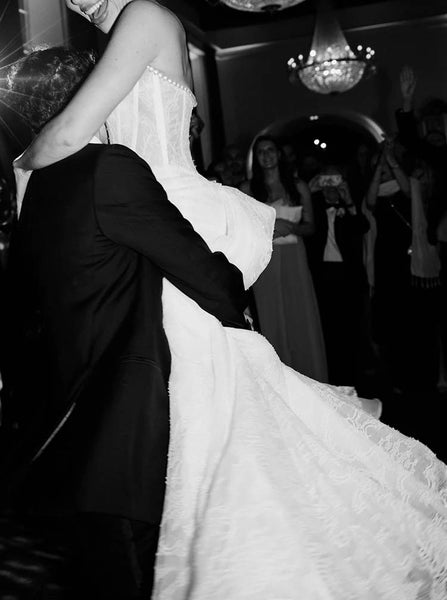 Luxurious Lace Wedding Dress,Fit And Flare Bridal Dress With Matching Gloves,WS25103108