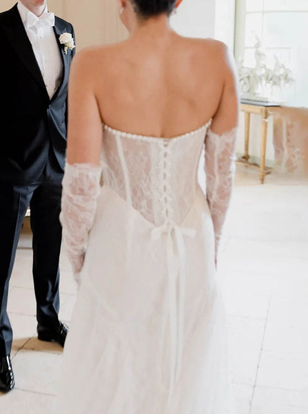 Luxurious Lace Wedding Dress,Fit And Flare Bridal Dress With Matching Gloves,WS25103108