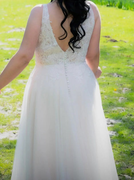 Plunging Neckline Plus Size Wedding Dress,Tulle A-line Bridal Dress,WD00705