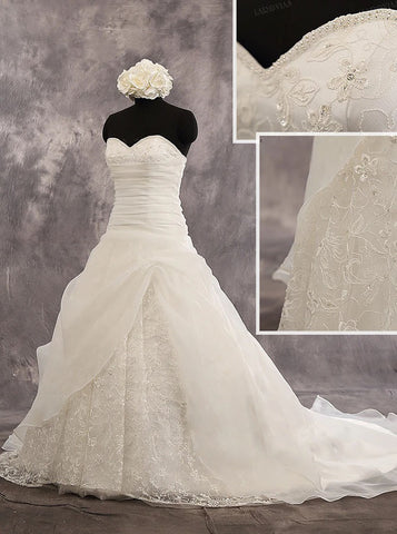 products/classic-wedding-gown-with-pickups-sweetheart-organza-and-lace-wedding-dress-wd00533.jpg