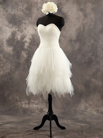 products/tulle-knee-length-wedding-dresses-with-ruffled-skirt-strapless-outdoor-wedding-dress-wd00551.jpg