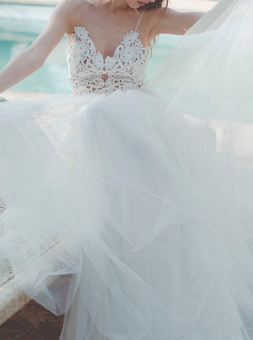 products/tulle-wedding-dress-with-spaghetti-straps-floor-length-beach-wedding-dress-wd00454-4.jpg